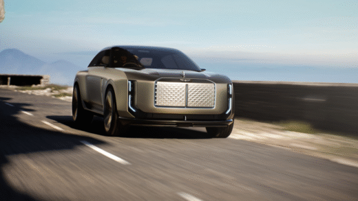 Концепт Bentley EXP 15 на фоні сучасного міста