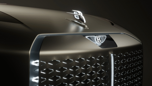 Концепт Bentley EXP 15 на виставці
