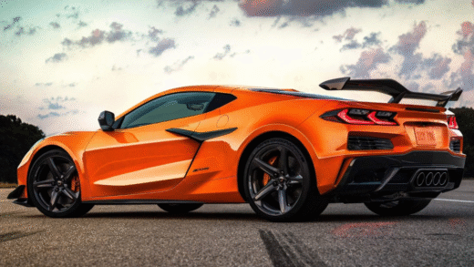 Chevrolet Corvette Z06 на фоні