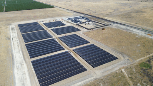 Зарядна станція Tesla Oasis в Каліфорнії