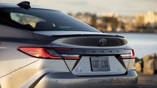 Огляд Toyota Camry 2026