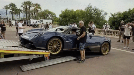 Зламаний Pagani Huayra на транспортері
