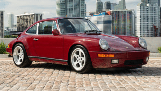 Спорткар RUF CTR "Червоний птах"
