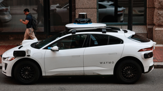 Автомобіль Waymo в Нью-Йорку