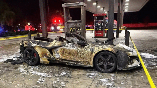 Вигляд загорілого Chevrolet Corvette C8