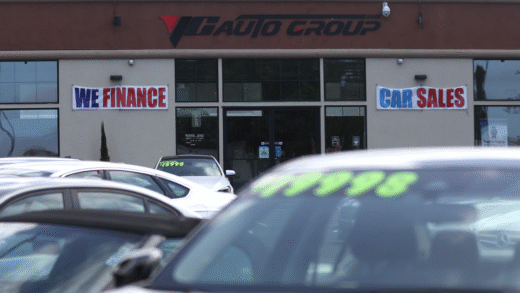 Дефолти за автокредитами зростають