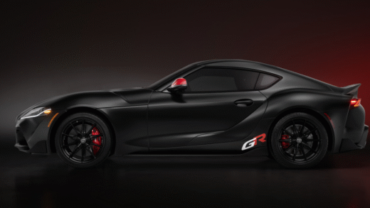 Toyota GR Supra на фоні міста