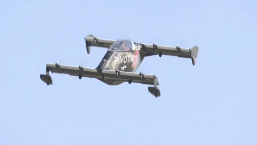 Тестовий політ електричного літаючого автомобіля в Каліфорнії