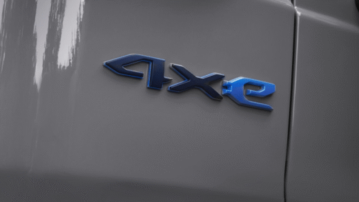 Jeep 4xe гібридні SUV на фоні природи