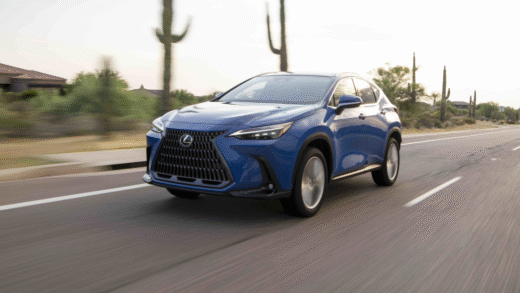 Лексус NX 2026 на фоні міста
