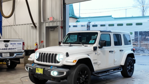 Jeep 4xe на ремонті